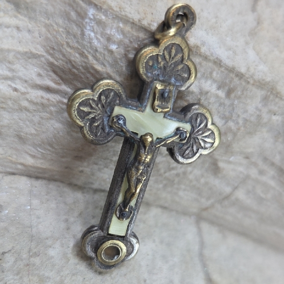 Vintage Crucifix Pendant Roma